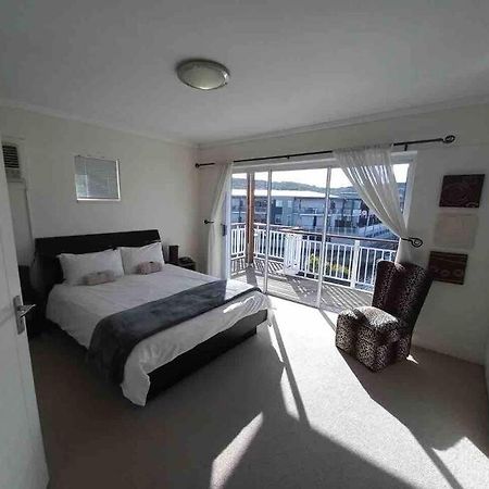 Waterfront - 1 South Quay Lovely Two Bed On Water Книсна Екстер'єр фото