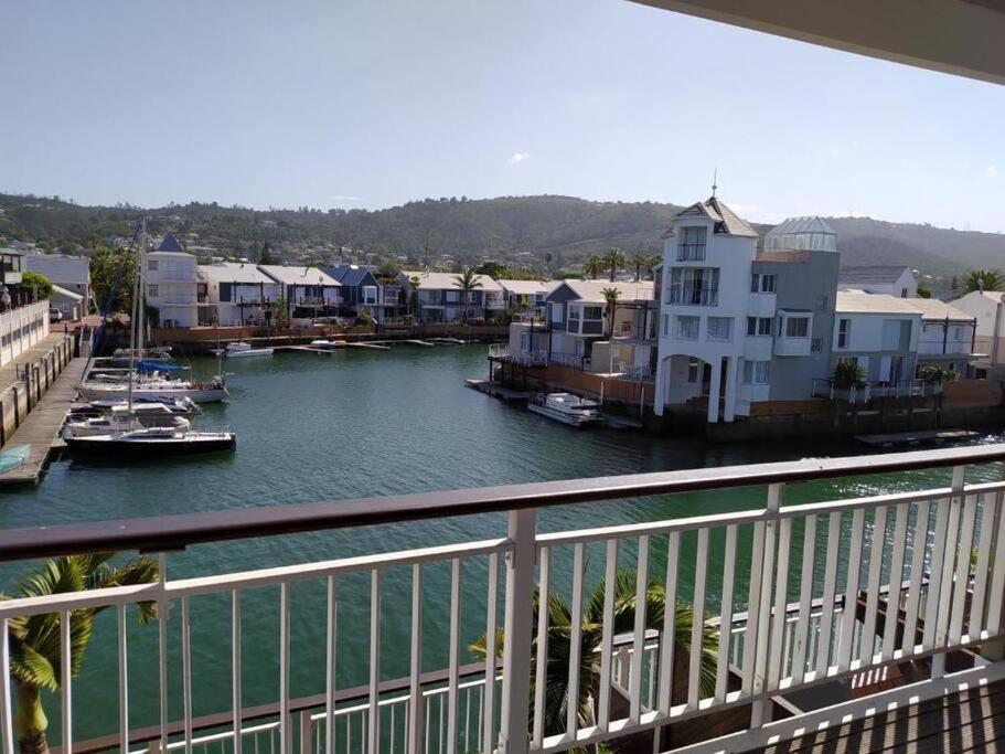 Waterfront - 1 South Quay Lovely Two Bed On Water Книсна Екстер'єр фото