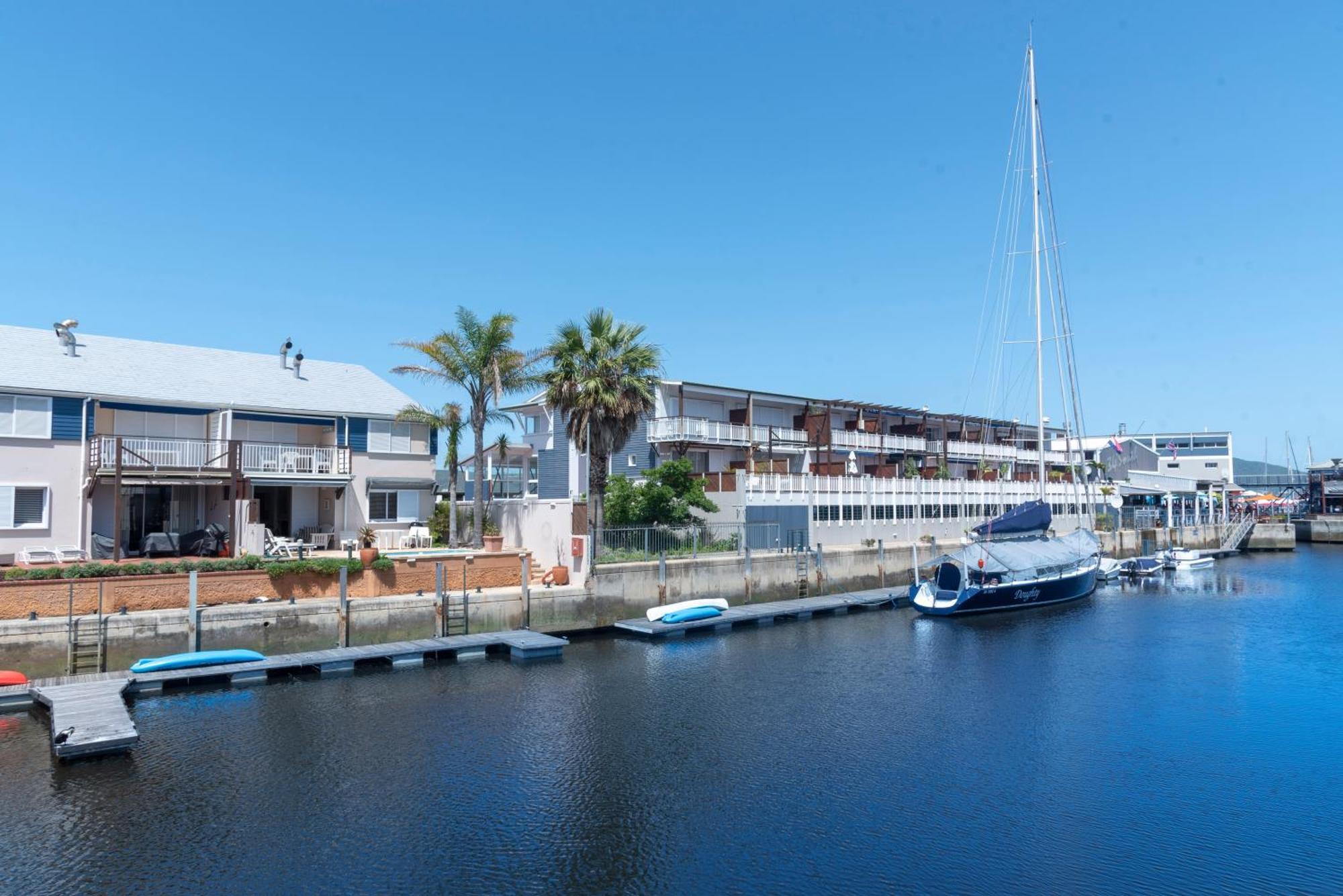Waterfront - 1 South Quay Lovely Two Bed On Water Книсна Екстер'єр фото