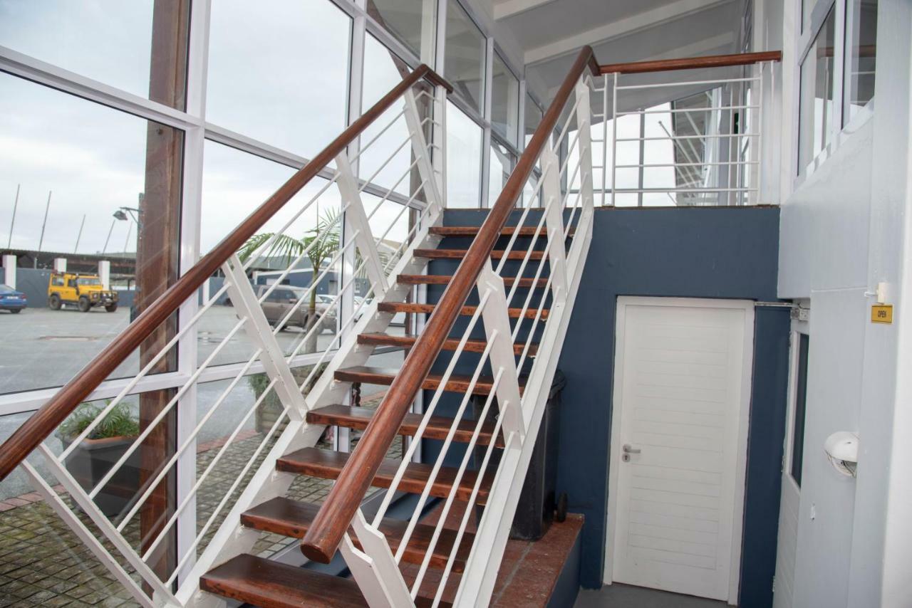 Waterfront - 1 South Quay Lovely Two Bed On Water Книсна Екстер'єр фото