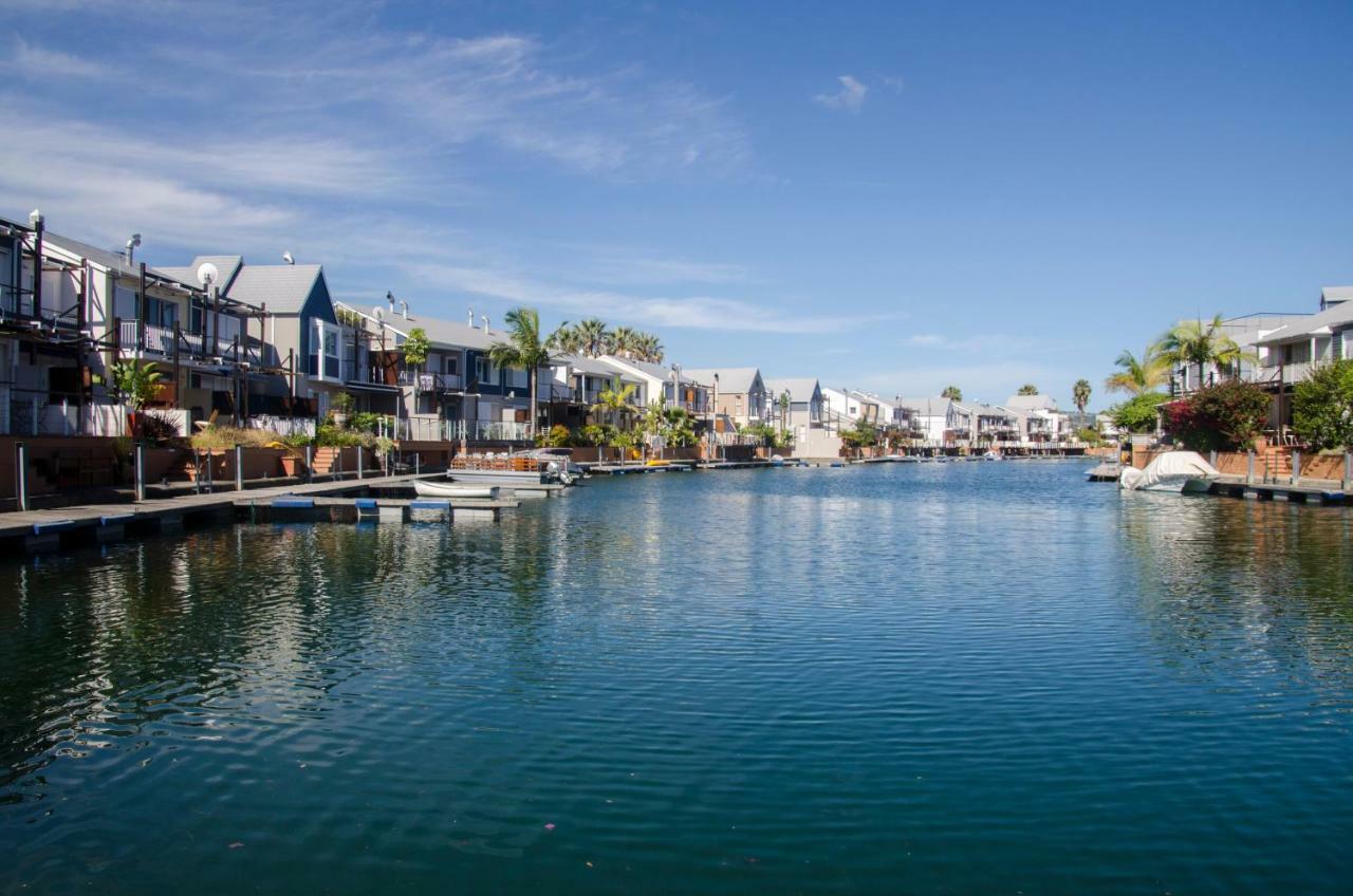 Waterfront - 1 South Quay Lovely Two Bed On Water Книсна Екстер'єр фото
